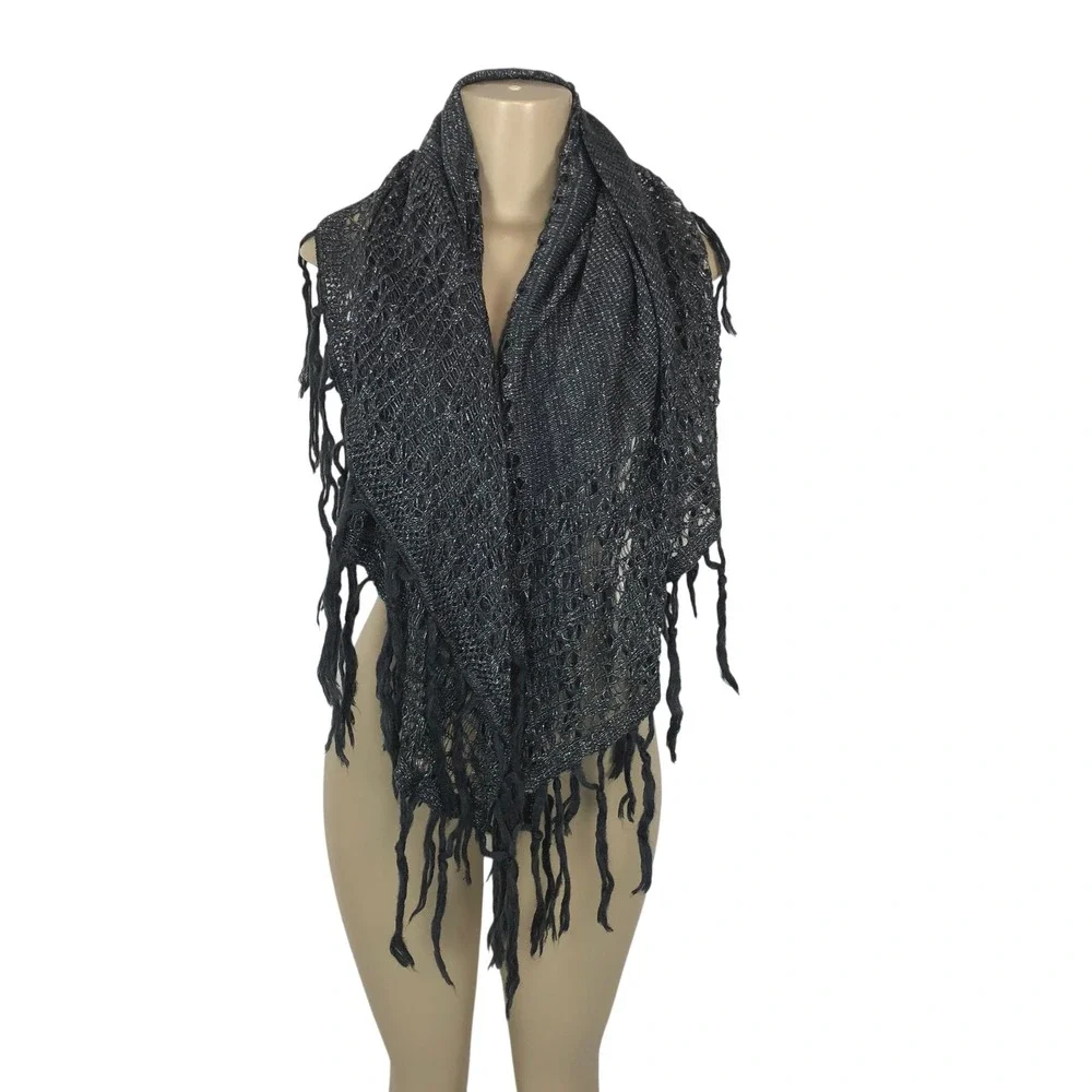 Sleeping on‎ Snow Anthropologie Metallic Chunky Knit Fringe Square Scarf Shawl